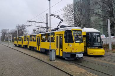 Kurze Pause an der Endstelle Emma-Herwegh-Str. am Hauptbhf.