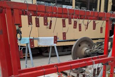 Aufgearbeitete Beschlagteile für den Beiwagen 1103