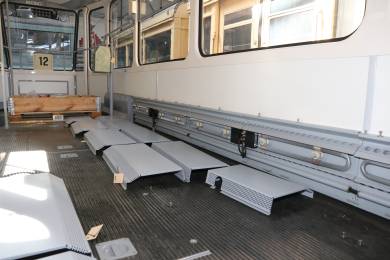 Im B-Teil vom KT4D (219 282II) geht der Umbau der Heizungen weiter