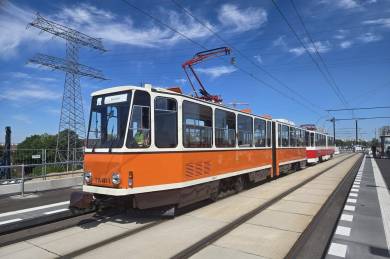 219481 mit 219282II bei der Überführung am 14.08.2026