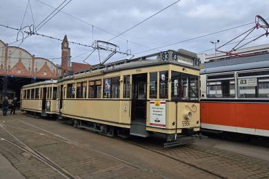 Der T 24/49 mit seinem B 24 stehen für Rundfahrten abfahrbereit
